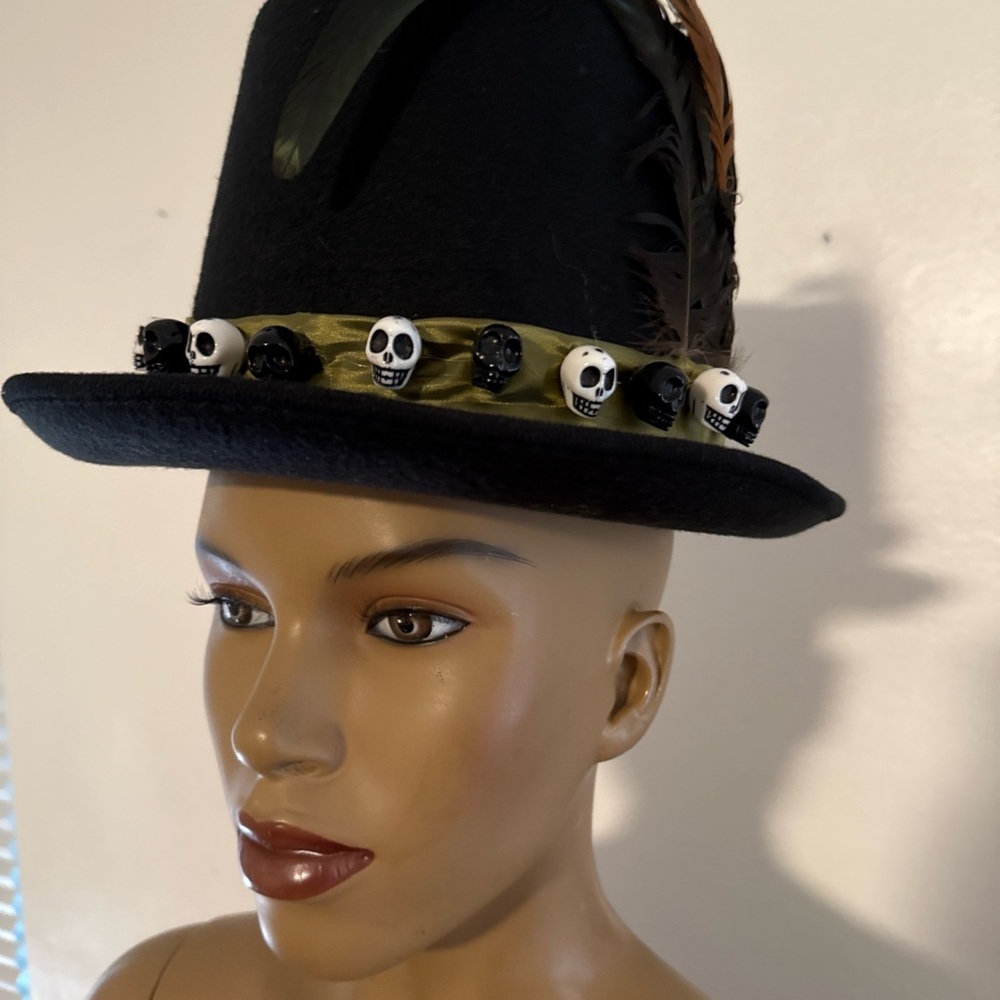 Black Felt Feathered Top Hat Halloween Skull Accents for Cosplay - Picture 7 of 11